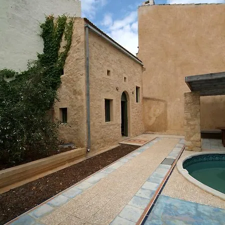Holiday home Milio's House Roustika