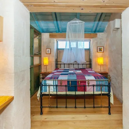 Milio's House Holiday home Roustika